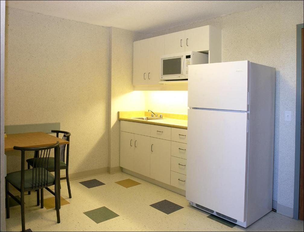 ホテル レジデンス ＆ カンファレンス センター バリー 部屋 写真